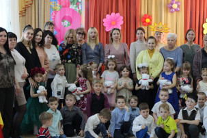 🌷 Поздравление с 8 марта в группе "Капельки"! 🎉 🌷 Поздравление с 8 марта в группе "Капельки"! 🎉.