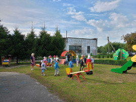 Утро начинается с зарядки Утро начинается с зарядки.