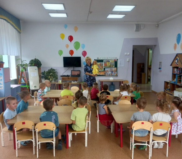 "Международный день распространения грамотности"! В этот особенный день к воспитанникам младше-средней группы "Капельки" в гости пришла кукла Даша. "Международный день распространения грамотности"! В этот особенный день к воспитанникам младше-средней группы "Капельки" в гости пришла кукла Даша. .